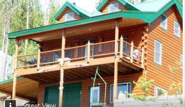 Mountain Cabin Near 49 Degrees North Ski Resort and the best Huckleberry picking