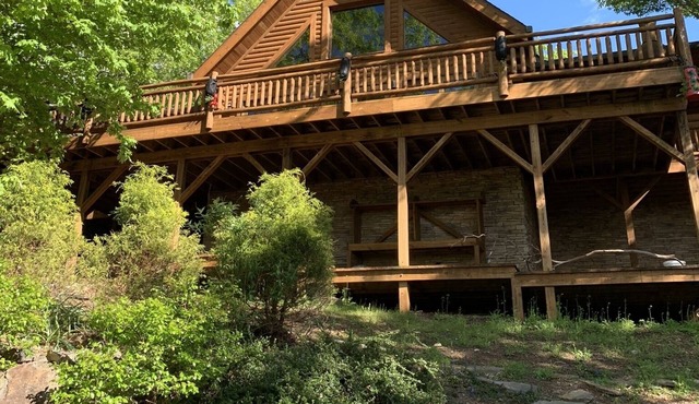 Mountain Cabin on High Rock Lake w lake access and amazing views Full bar hottub