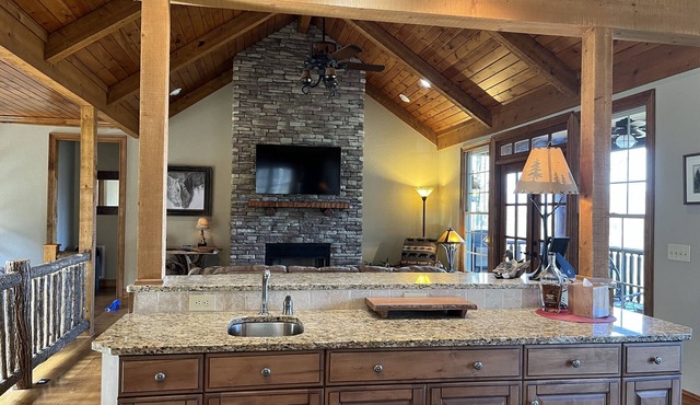 Mountain Cabin,Panoramic Views, Fireplace, WiFi
