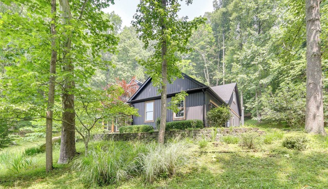 Mountain Cabin w/ Amazing Views Near Hocking Hills