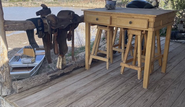Mountain Cabin w/great views and fire pit. Located 5 mins to outdoor adventure