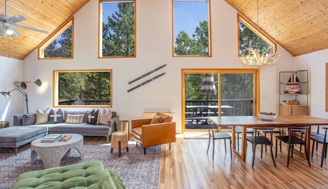 Mountain Cabin w/Hot Tub & Fire Pit | Sleeps 12
