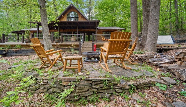 Mountain Cabin w/Hot tub & Game Room
