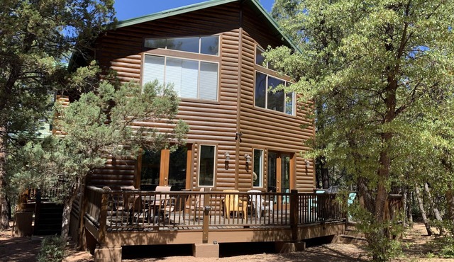 Mountain Cabin With Cool Temperatures, Great Views, And Modern Furnishings.