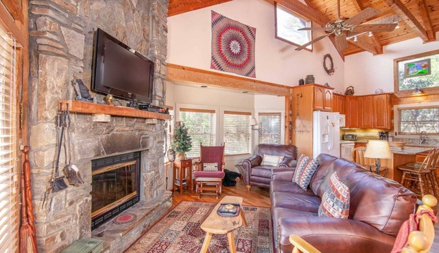 Mountain Cabin with Comfortable Accommodations