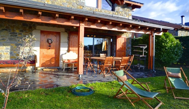 Mountain chalet with wonderful views by Hello Homes Cerdanya
