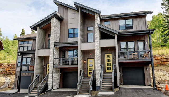 Mountain Chalet 166 I Great Views I Private Hot Tub I Bunk Room I Discounted Attractions