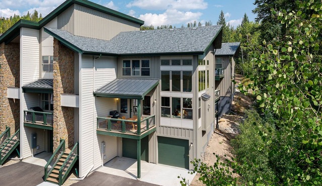 Mountain Chalet 20 I Private Hot Tub I Great Views I Bunk Room I Discounted Attractions