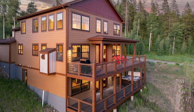 Mountain Chalet 7 I Private Hot Tub I Amazing Views I Bunk Room I Discounted Attractions