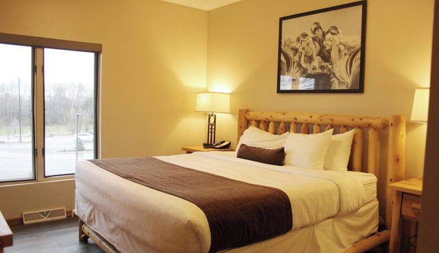 Mountain Chalet Perfect for Outdoor Enthusiasts - Hiking & Fishing Nearby