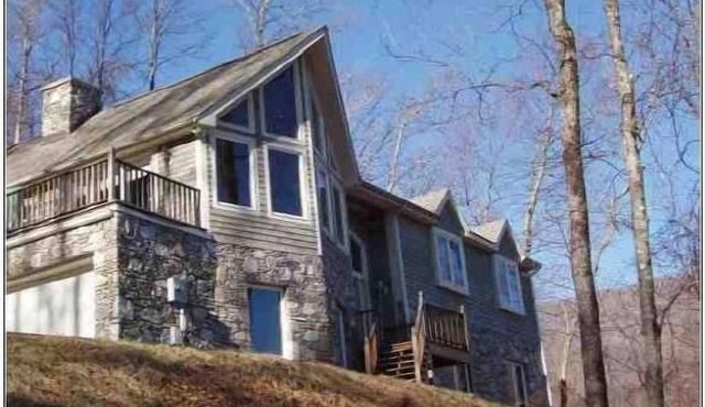 Mountain Chalet with Beautiful Views, Pet Friendly, 6 Bdrms, 2 kings