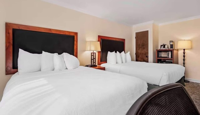 Mountain Comfort Near Vail & Beaver Creek | 2 Units | Pool & Breakfast Included
