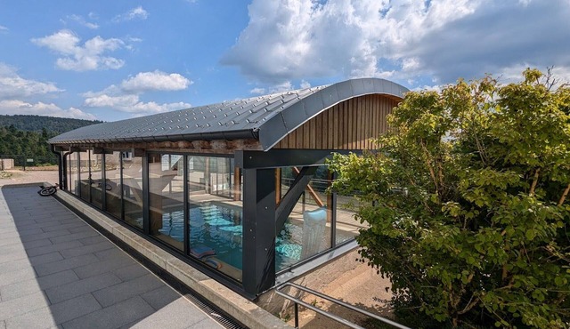 Mountain Cottage with Heated Pool, Spa & Sauna - The Rocks