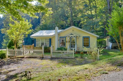 Mountain Cottage with Views Near Tail of the Dragon!