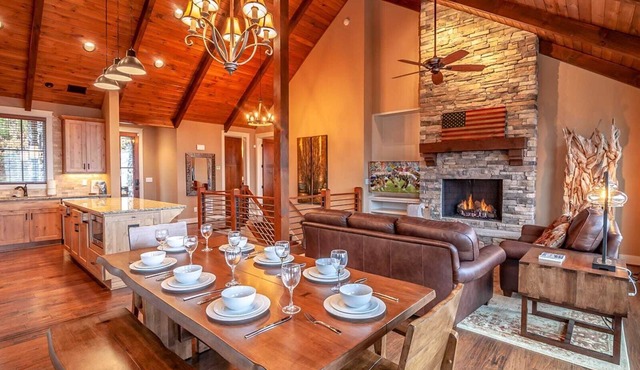 Mountain Cottage with Club Amenities