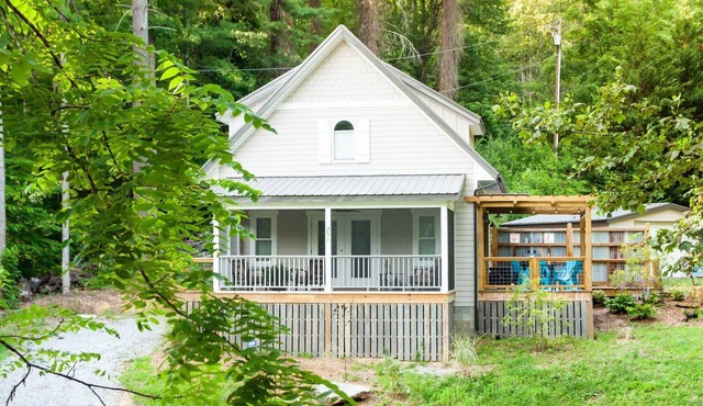 Mountain cottage with all the special touches of home