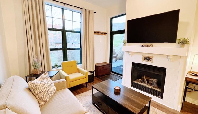 Mountain Creek Resort at Appalachian Hotel - Pool & Hot Tub