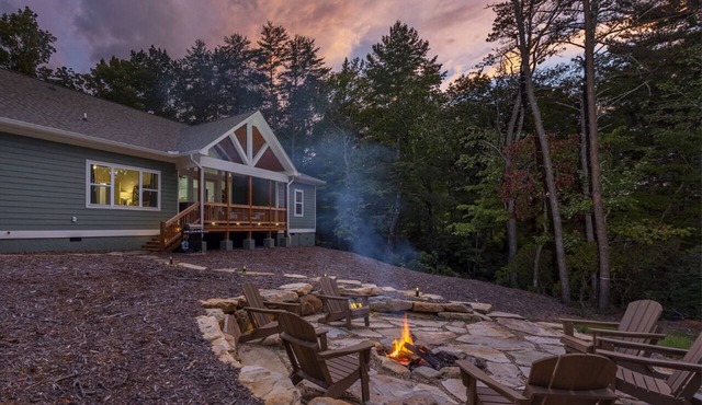Mountain Days at Lake James | Pet Friendly, Gas Grill & Fire Pit