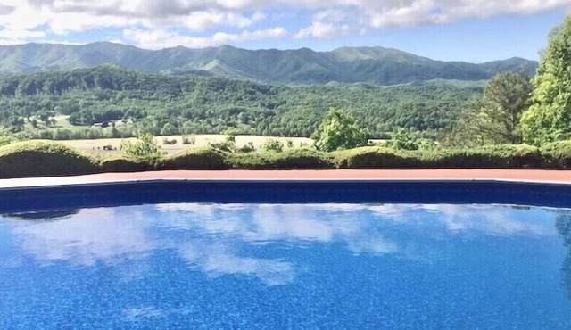 Mountain Dream Home with Breathtaking View, Swimming Pool and Hot Tub