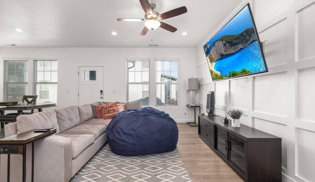 Mountain Dreams | 2 Car Garage | Office | Brand new