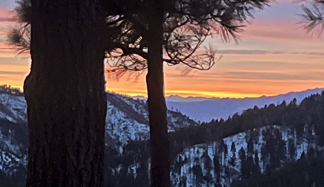 Mountain Dreams … Cozy Cabin. Spectacular Views