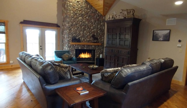 Mountain Elegance with Multiple Living Areas. Featured on HGTV’s House Hunter’s
