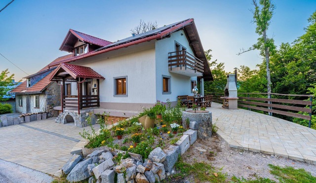 Mountain Escape house with indoor pool