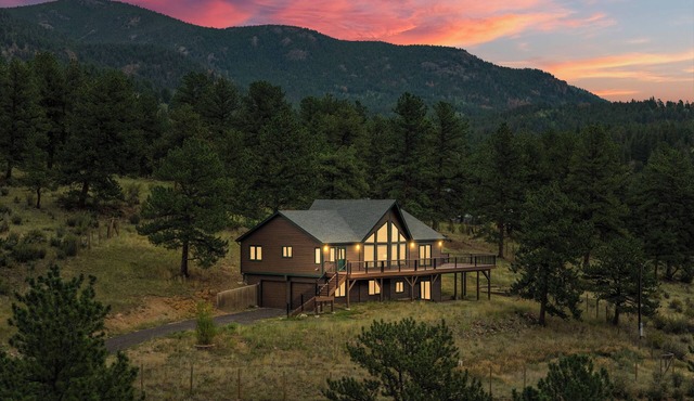 Mountain Escape! Views. Privacy. Beauty.