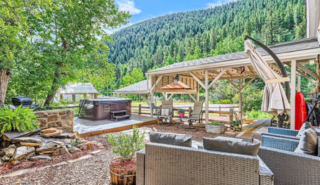 ✨Mountain Escape ~With Hot Tub Near Mt Blue Sky✨