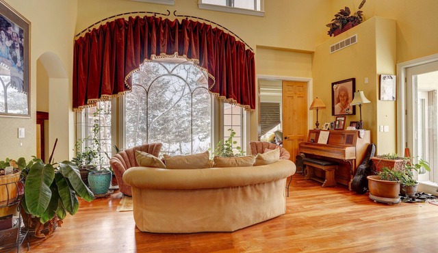 Mountain Estate On 35 Acres 25 Minutes to Boulder or Nederland