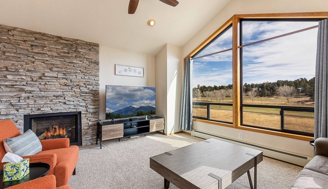 Mountain Fairways Retreat: 3-Story Golf Course Haven - Sleeps 14. - AC!