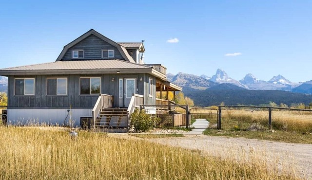 Mountain Family Cabin w/Full Teton Views ~ Hot Tub & Sauna