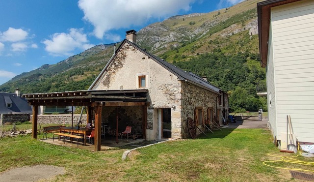 Mountain gîte "La Grange" sleeps 12