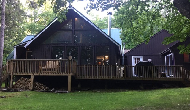 Mountain Getaway, 10 Minutes To Mount Snow And Into Town!