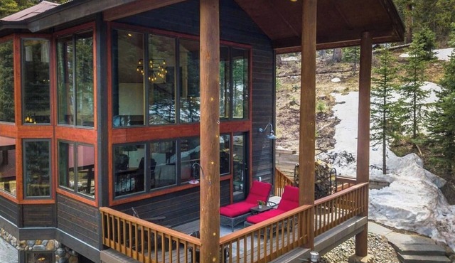 Mountain Getaway- Hot Tub, Hiking, 5mins to Ski Resort