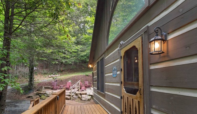 Mountain Getaway in Convenient Location