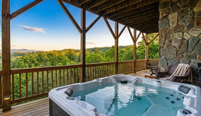 Mountain Getaway near Boone, Hot Tub, and Gorgeous Views!