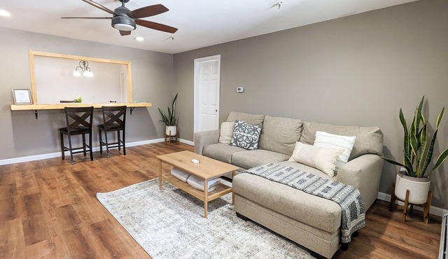 Mountain Getaway, on the Mountain Division Trail!