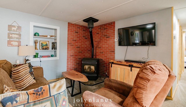 Mountain getaway near golf course, restaurants, and hot pool - Terrace Lakes