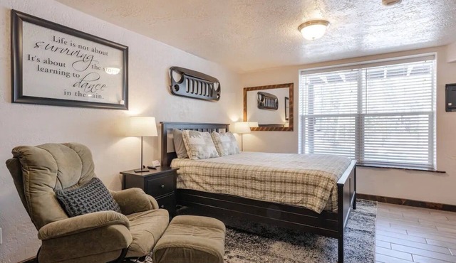 Mountain guest suite - Creekside sauna, patio, & fire pit. Casinos nearby!