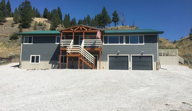 Mountain Hideaway Retreat- Room for Everyone