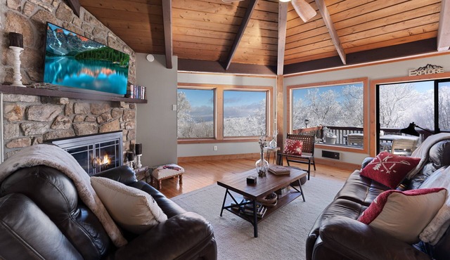 Mountain Home Next to Ski Slopes