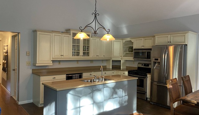 Mountain Home near Lake/Snowmobiling/Skiing/Golf