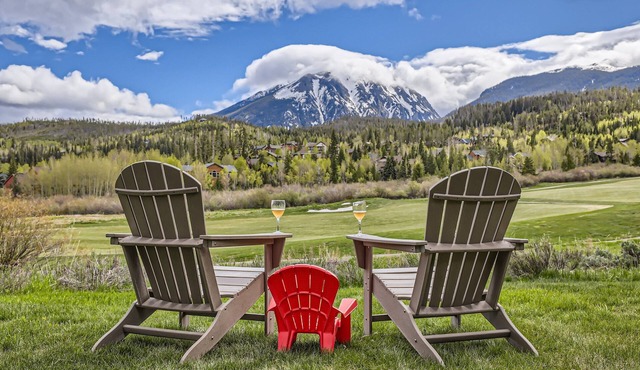 Mountain Home on Raven Golf Course - Private Sauna & Hot Tub