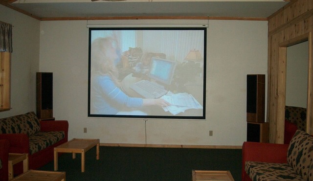 MOUNTAIN HOME LODGE TO A UNIQUE EXTENDED STAY ACRE+ FOR YOUR GROUP 8-40