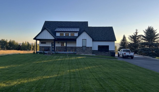 Mountain home getaway on the golf course