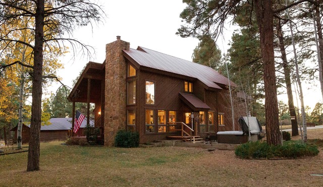 Mountain Home w/Hot Tub Sleeps 10