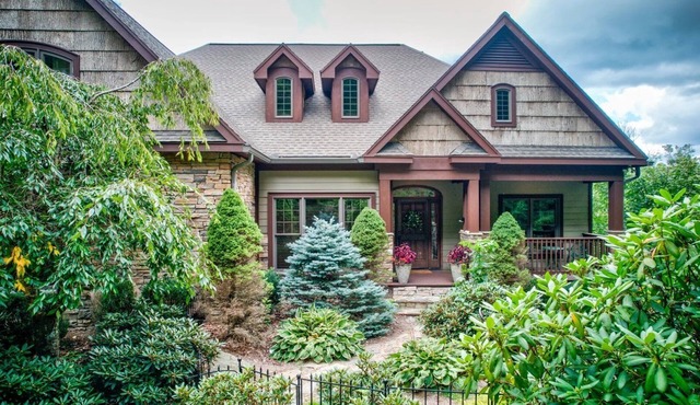 Mountain Home with Mountain Views