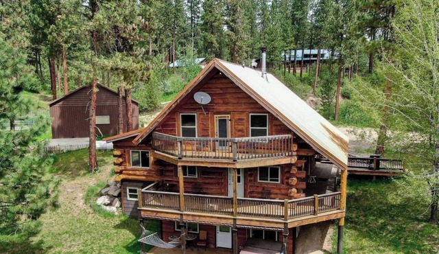 Mountain Home with breathtaking views!