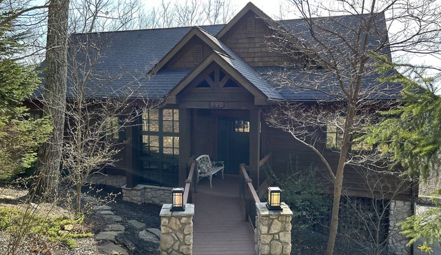 Mountain Home with Beautiful Views, near Lewisburg/White Sulphur Springs, WV